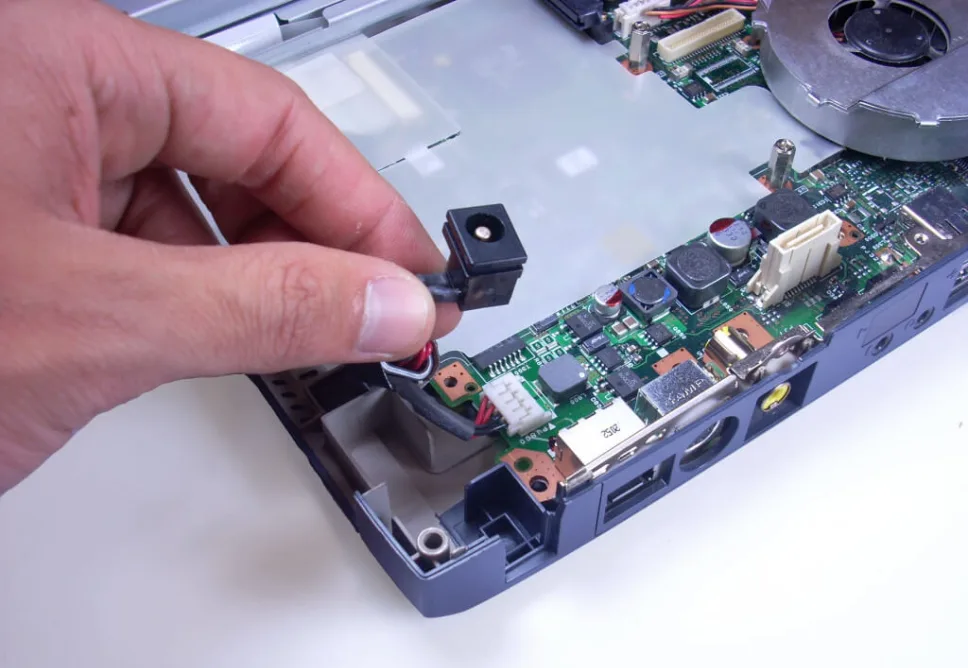 Địa Chỉ Sửa Laptop Không Lên Nguồn Ở Phường An Phú Đông - Quận 12 Cũ