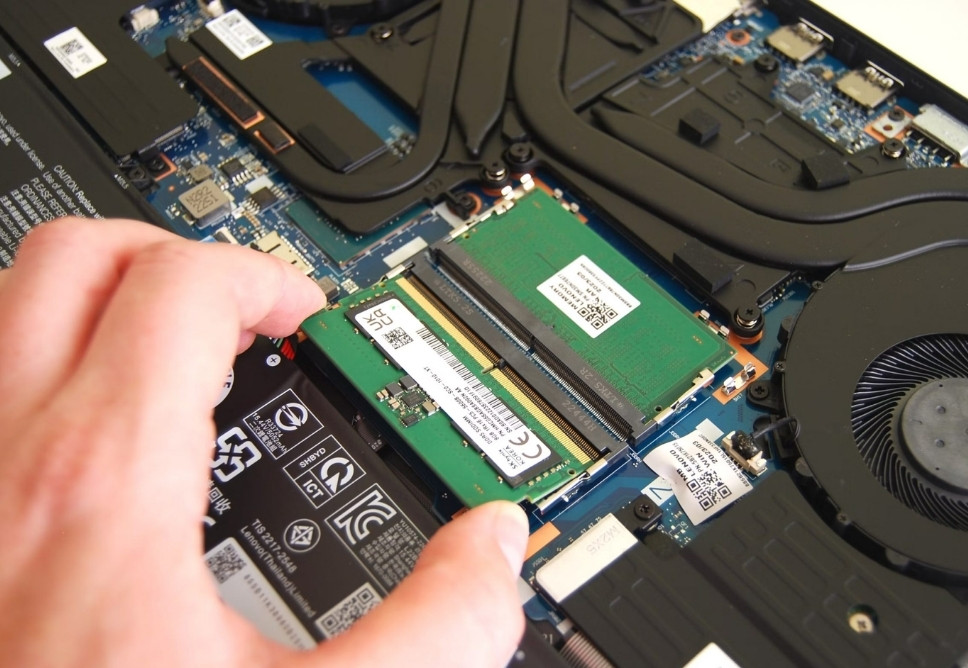 Laptop Chạy Chậm, Giật Lag – Nâng Cấp RAM Laptop Có Giúp Nhanh Hơn Không?