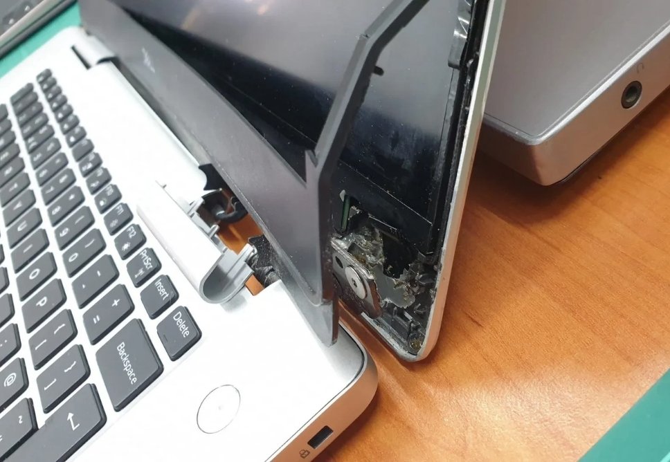 Địa Chỉ Thay Bản Lề Laptop Lấy Liền Uy Tín Ở Quận 10