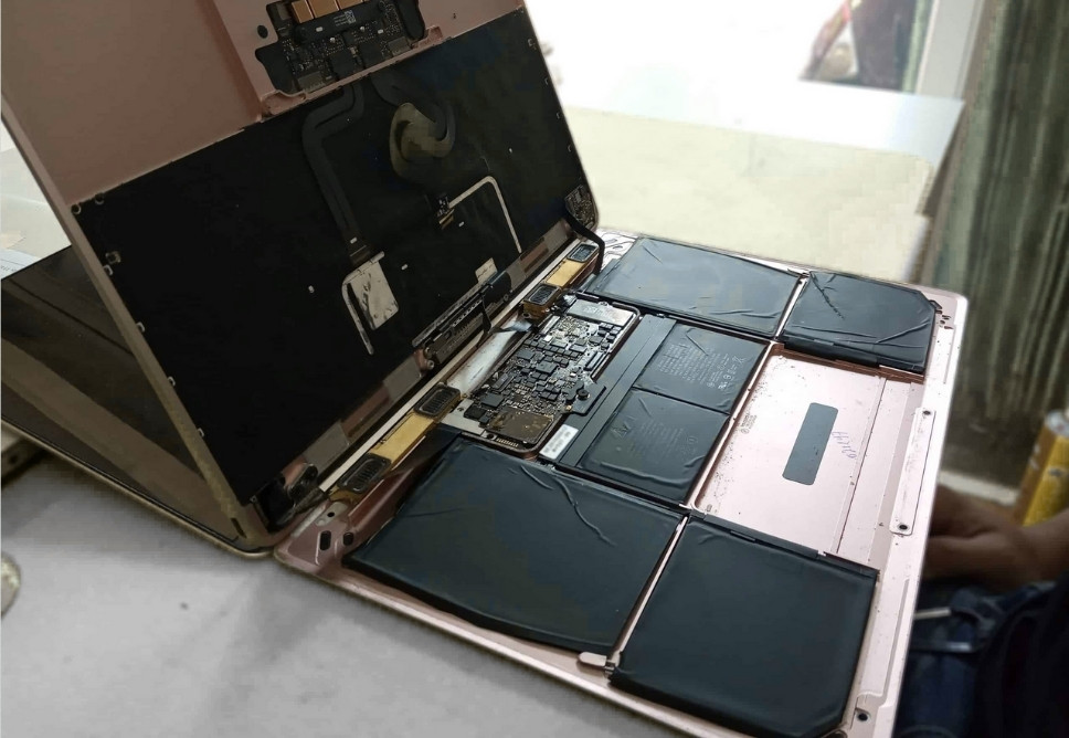 Địa Chỉ Thay Pin Macbook Quận 10 Giá Rẻ, Nhanh Chóng