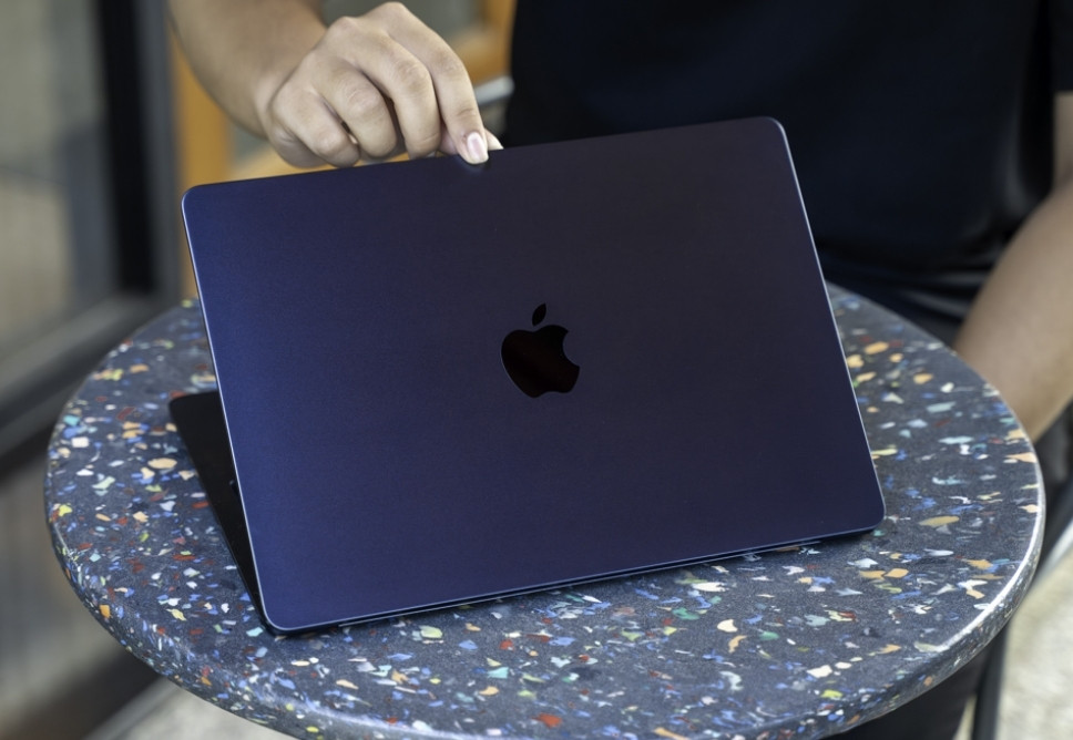 Địa Chỉ Thay Vỏ Surface Giá Rẻ Tại TPHCM