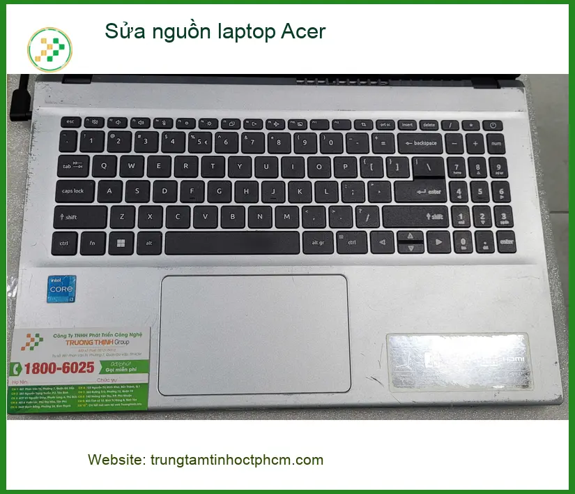 Chú Khoa quản lý cửa hàng tìm nơi sửa nguồn laptop Acer Quận Bình Tân gấp ảnh thực tế 1