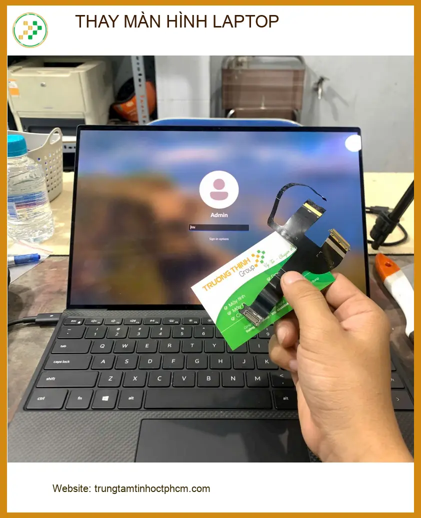 Cô Bích giáo viên lo lắng tìm chỗ thay màn hình laptop ở Quận Bình Thạnh ảnh thực tế 1
