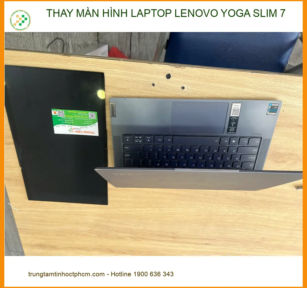 Anh Huy nhân viên đồ họa thay màn hình laptop Lenovo Yoga Slim 7 Quận 9 lấy liền ảnh thực tế 1