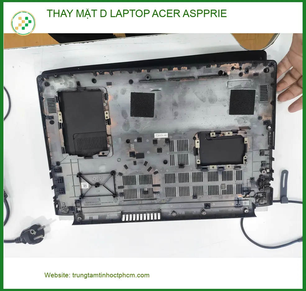 Trung tâm thay mặt D laptop Acer Aspire Quận Gò Vấp - Chị Thủy nhân viên văn phòng ảnh thực tế 1
